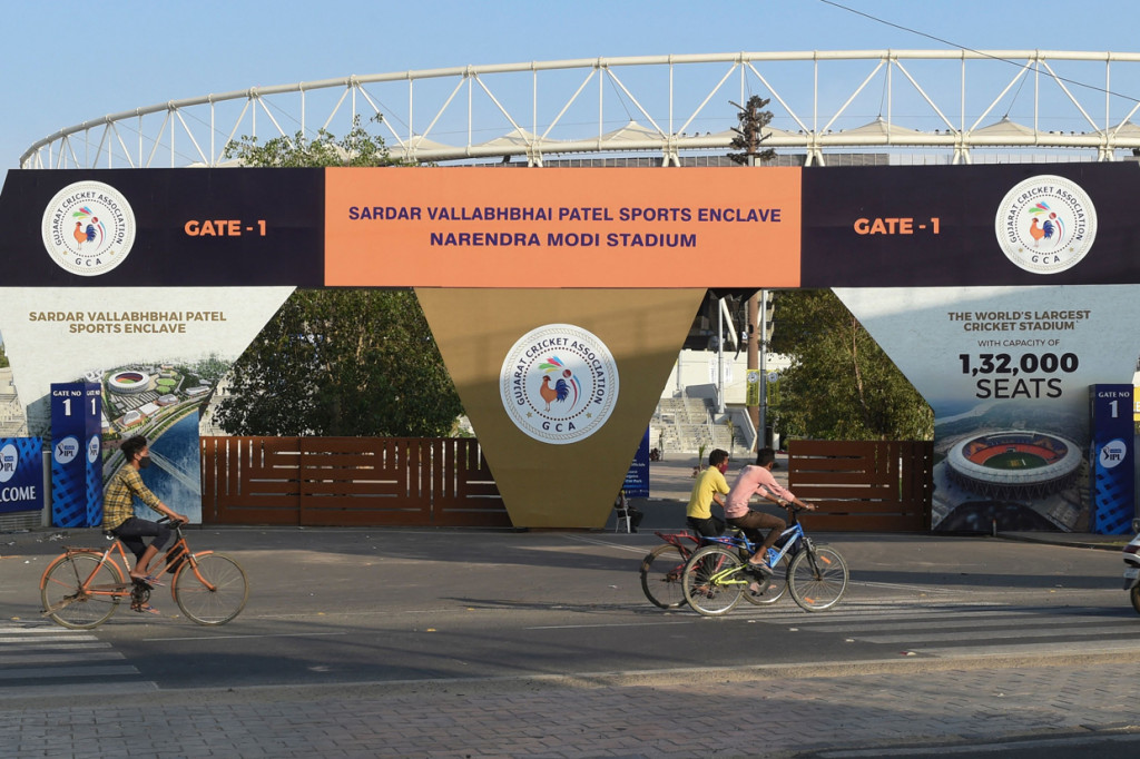 Dewan Kontrol Kriket di India mengambil keputusan dengan suara bulat untuk menunda musim Liga Premier Kriket tahun 2021.