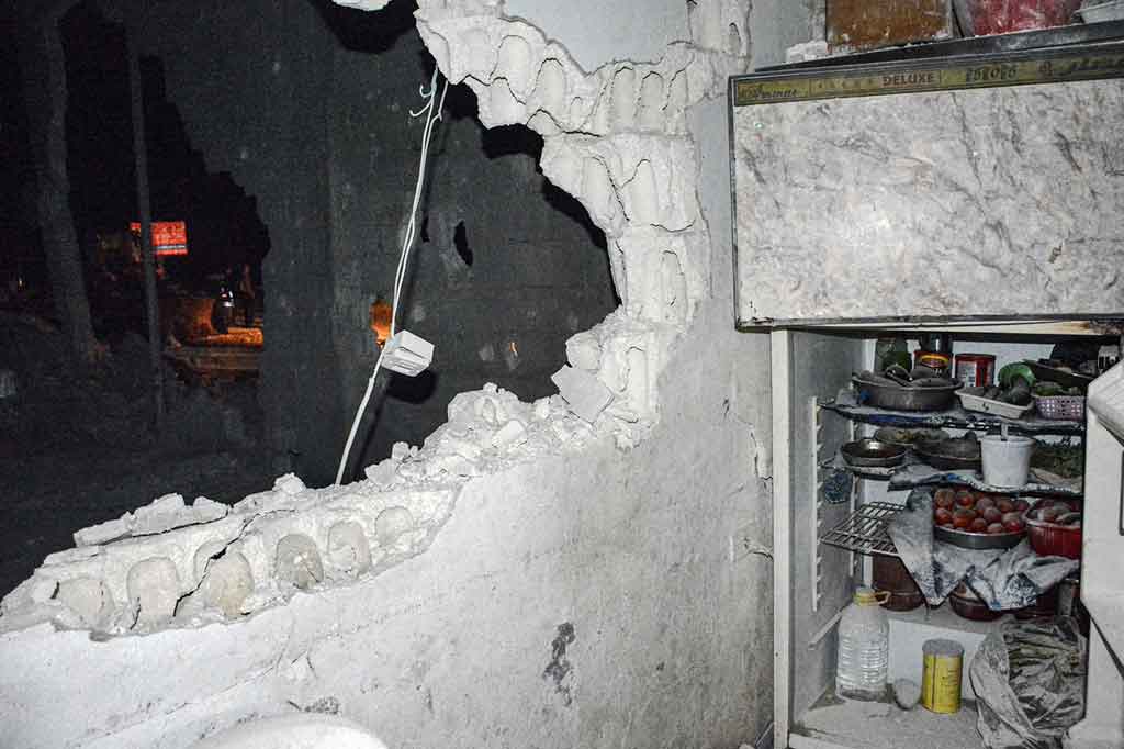 Sumber militer Suriah mengatakan, serangan di Provinsi Latakia - rumah leluhur Presiden Bashar al-Assad - terjadi sekitar pukul 02.00 dini hari.