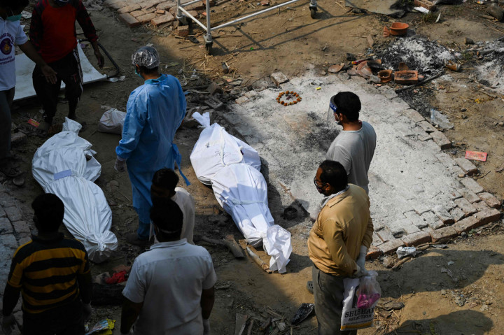 Pemodelan pemerintah telah menunjukkan puncaknya pada hari Rabu ini, beberapa hari lebih awal dari yang diperkirakan, seiring virus Korona menyebar lebih cepat dari yang diperkirakan.