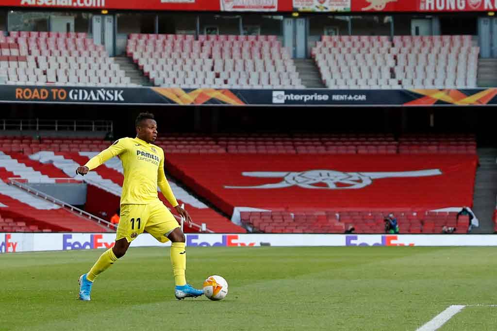 Kendati punya keunggulan agregat sementara 2-1, Villarreal tampil agresif sejak awal laga dan langsung memaksa kiper Bernd Leno melakukan penyelamatan pada menit keempat untuk mementahkan tembakan Samuel Chukwueze.