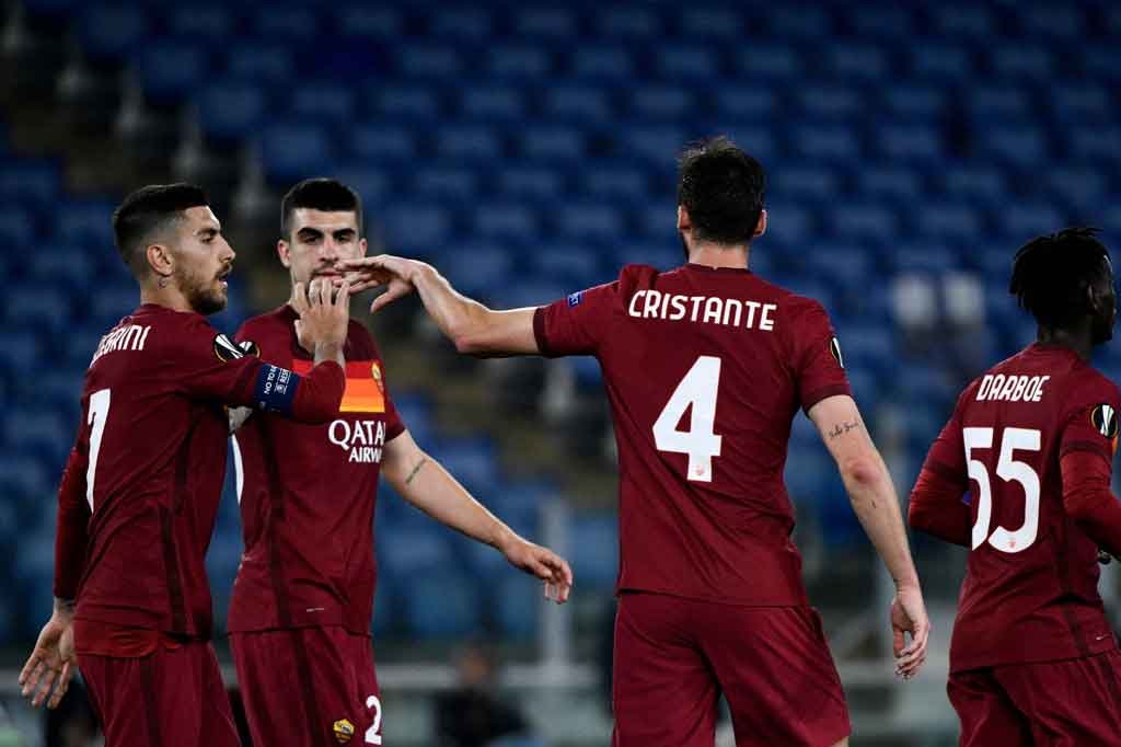 Tiga menit berselang, Roma berbalik memimpin 2-1 atas MU setelah Pellegrini merebut bola dari penguasaan Fred lantas mengirimkannya pada Bryan Cristante yang kemudian melepaskan tembakan apik demi menaklukkan De Gea.