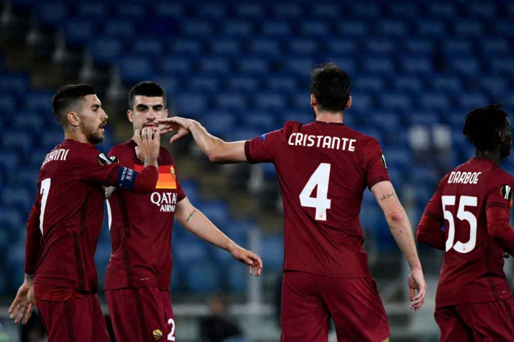 Tiga menit berselang, Roma berbalik memimpin 2-1 atas MU setelah Pellegrini merebut bola dari penguasaan Fred lantas mengirimkannya pada Bryan Cristante yang kemudian melepaskan tembakan apik demi menaklukkan De Gea.