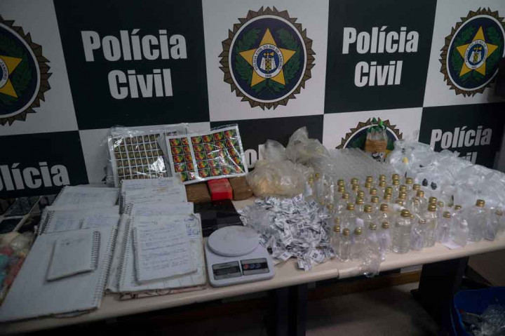 Operasi itu dilakukan meskipun ada keputusan Mahkamah Agung yang melarang polisi melakukan penggerebekan di daerah kumuh Brasil selama pandemi virus korona kecuali dalam keadaan yang benar-benar luar biasa.