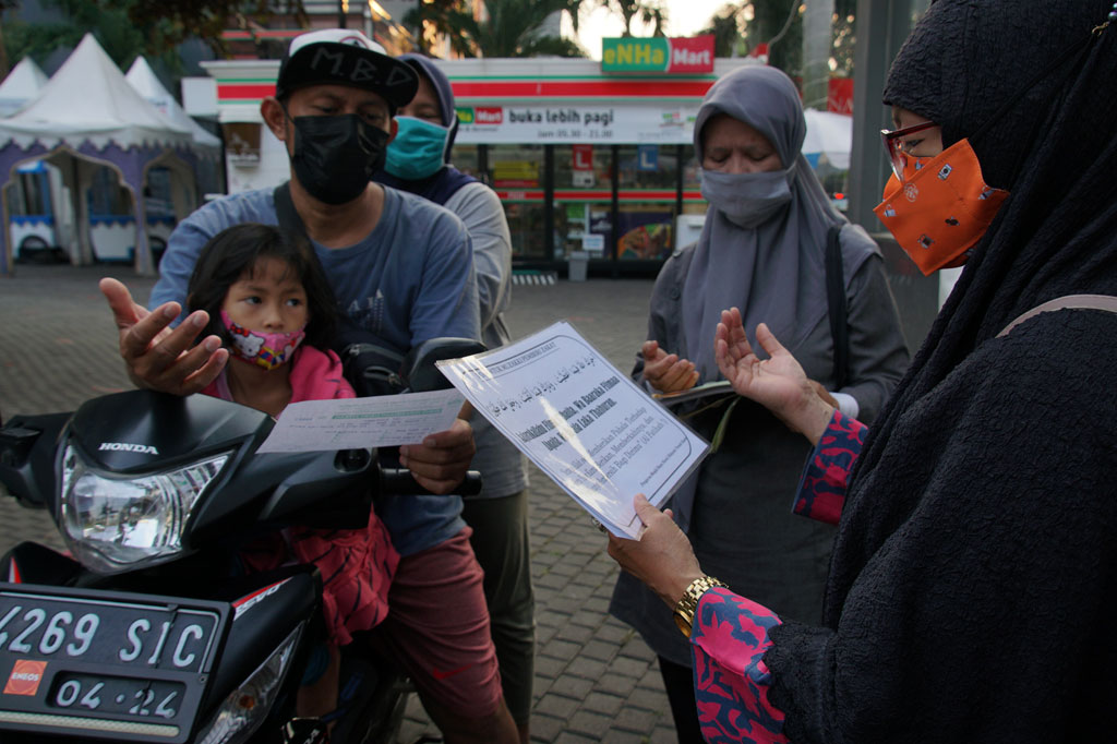 Pandemi, Masjid di Tanah Kusir Buka Layanan Zakat Drive Thru - Medcom.id