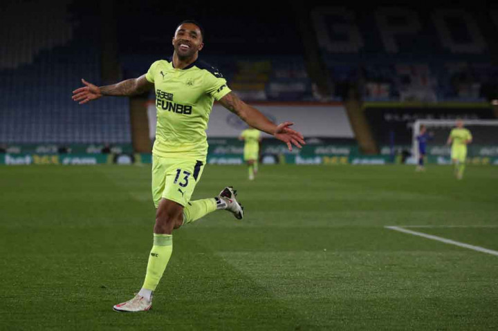 Newcastle kemudian kian menegaskan keunggulannya lewat gol kedua Wilson yang menyambar bola muntah hasil tembakannya sendiri yang sempat membentur tiang gawang pada menit ke-73.