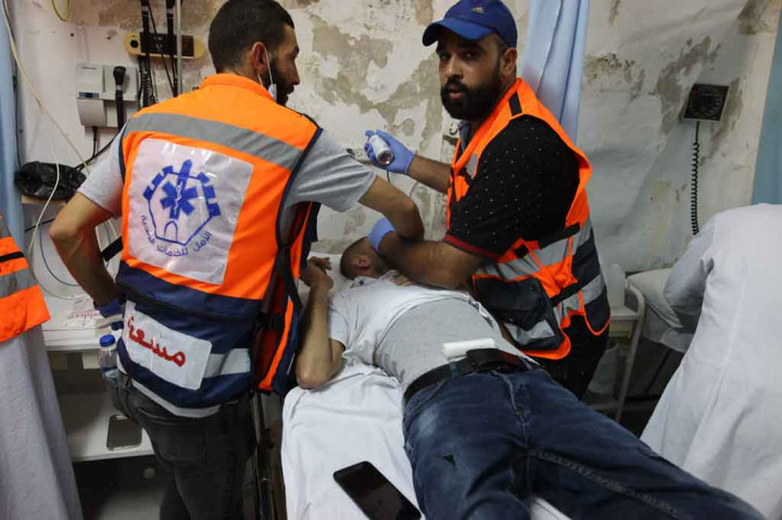 Presiden Palestina Mahmud Abbas mengatakan bahwa dia menganggap pemerintah Israel bertanggung jawab atas kerusuhan itu dan menyuarakan dukungan penuh untuk para pahlawan di Aqsa.