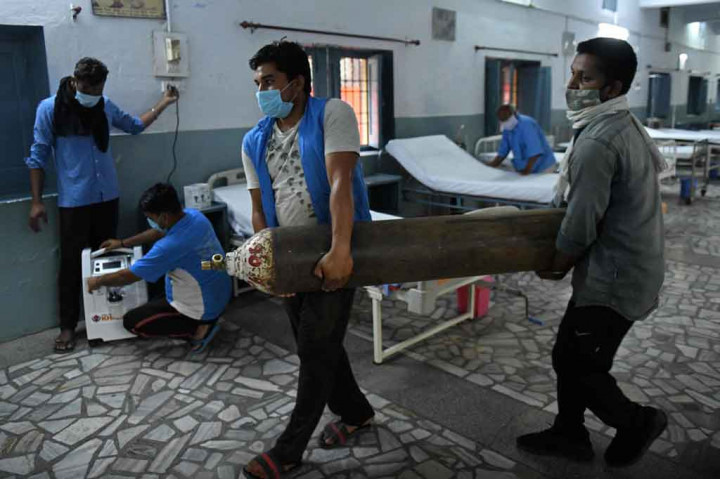 Sementara situasi di kota-kota besar New Delhi dan Mumbai saat ini sudah mulai stabil, dengan pasokan oksigen tambahan dikirim dan tempat tidur rumah sakit baru dibuka. Namun virus korona menyebar dengan cepat di negara bagian selatan dan daerah pedesaan.