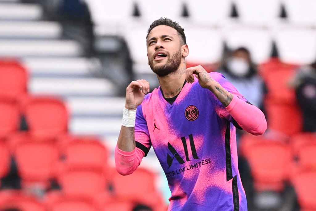 Pemain asal Brasil itu telah mengklaim tiga gelar Ligue 1 bersama Les Parisiens sejak tiba pada 2017 dari Barcelona dengan harga 222 juta euro (USD 270 juta/Rp3,8 triliun), yang menjadikannya transfer termahal dalam sejarah.