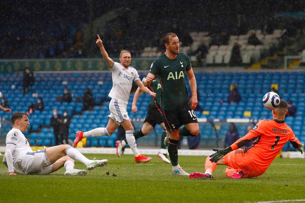 Enam menit berselang, Harry Kane berhasil memperdaya Meslier dengan tendangan congkel menyelesaikan umpan Alli. Tetapi gol itu dianulir lantaran Kane berada dalam posisi offside.