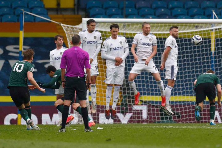 Pada menit ke-73 Kane mengeksekusi tendangan bebas yang bisa melewati pagar hidup Leeds dan Meslier telah mati langkah. Sayang bola membentur mistar gawang sebelum meninggalkan lapangan.
