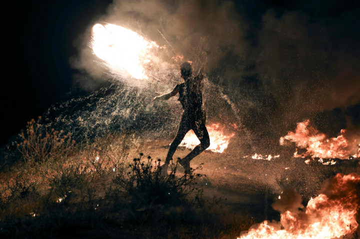 Bentrokan antara warga Palestina dan polisi Israel kembali terjadi pada Sabtu, 8 Mei 2021, malam waktu setempat. Menurut Bulan Sabit Merah Palestina, setidaknya ada 90 orang yang terluka akibat insiden tersebut.