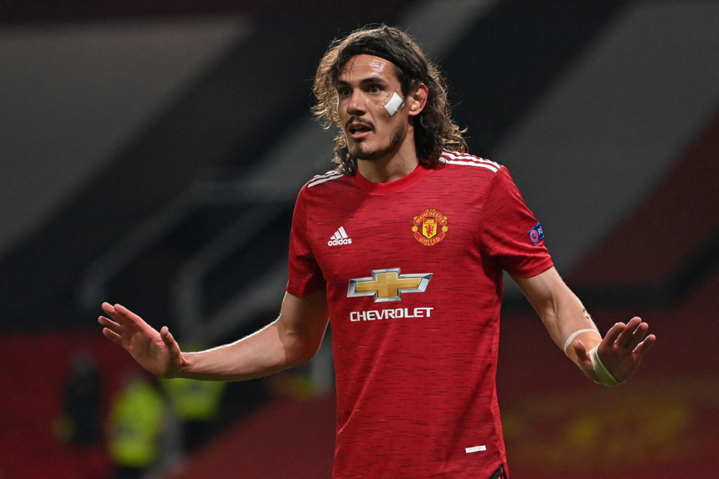 Cavani memperpanjang masa baktinya di Man United hingga Juni 2022 mendatang. 
