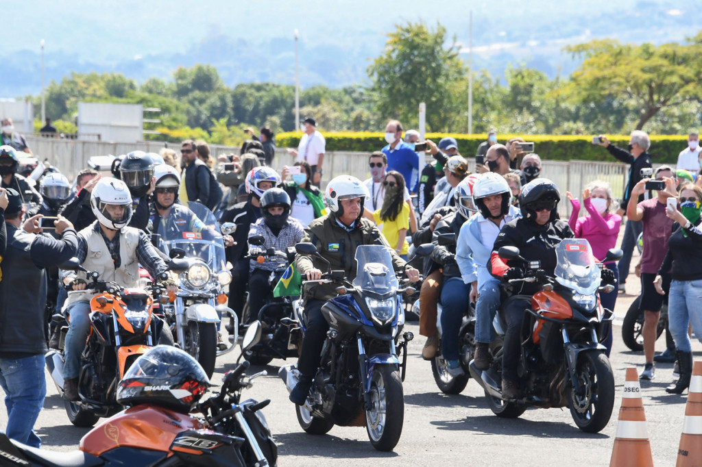 Bolsonaro memimpin kampanye motor para pendukungnya di tengah kritik keras terhadap kemampuannya menghadapi pandemi covid-19.