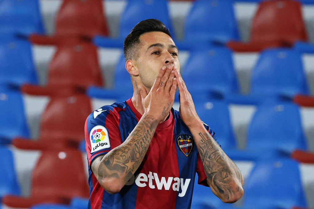 Levante kembali berhasil menyamakan kedudukan pada menit ke-83. Sergio Leon mencetak gol dari bola tembakan jarak di depan gawang Barcelona, memaksimalkan umpan Tono dari sisi kiri.