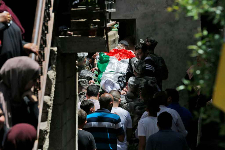 Sumber keamanan Palestina mengidentifikasi pria yang terbunuh sebagai Ahmed Daraghmeh, 30, dari Kota al-Lubban al-Sharqiya.