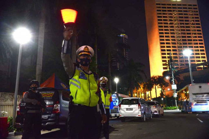 Personel gabungan ini melakukan pencegahan konvoi takbiran keliling dan membubarkan kerumunan pada malam takbiran. Personel gabungan ini juga menggelar patroli dan apabila ada warga yang melakukan takbir keliling maka akan langsung ditindak dan diminta pulang ke rumah masing-masing.