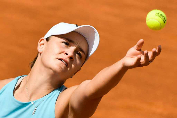 Petenis nomor satu dunia versi WTA Ashleigh Barty belum menemukan kendala berarti dalam pertandingan pembukaannya di Italian Open 2021, Rabu, 12 Mei 2021. 