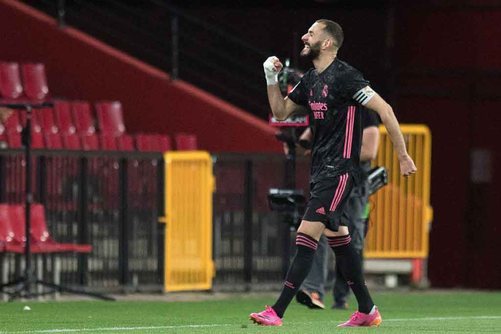 Madrid menambah keunggulan menjadi 4-1 pada menit ke-76. Gol berawal saat Rui Silva keluar jauh dari gawangnya untuk menghalau bola lambung. Sapuannya gagal dan jatuh di kaki Benzema yang dengan mudah mencocor bola dari jarak jauh ke gawang kosong.