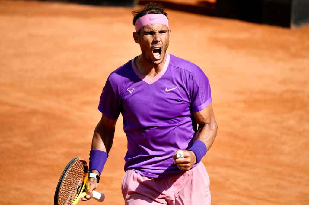 Rafael Nadal harus bersusah payah untuk mengamankan posisinya di perempat final Italian Open, Jumat, 14 Mei 2021 dini hari WIB. Petenis asal Spanyol tersebut harus bermain selama tiga jam 38 menit untuk menundukkan Denis Shapovalov di babak ketiga.