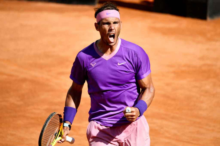 Rafael Nadal harus bersusah payah untuk mengamankan posisinya di perempat final Italian Open, Jumat, 14 Mei 2021 dini hari WIB. Petenis asal Spanyol tersebut harus bermain selama tiga jam 38 menit untuk menundukkan Denis Shapovalov di babak ketiga.