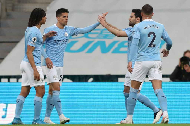 Pada menit ke-39, City akhirnya memetik buah dominasi mereka saat Joao Cancelo melepaskan tembakan dari tepian kotak penalti menyambut umpan sodoran Rodri Hernandez. Bola sempat berbelok mengenai Jacob Murphy sehingga kiper Martin Dubravka terkecoh dan skor menjadi imbang 1-1.