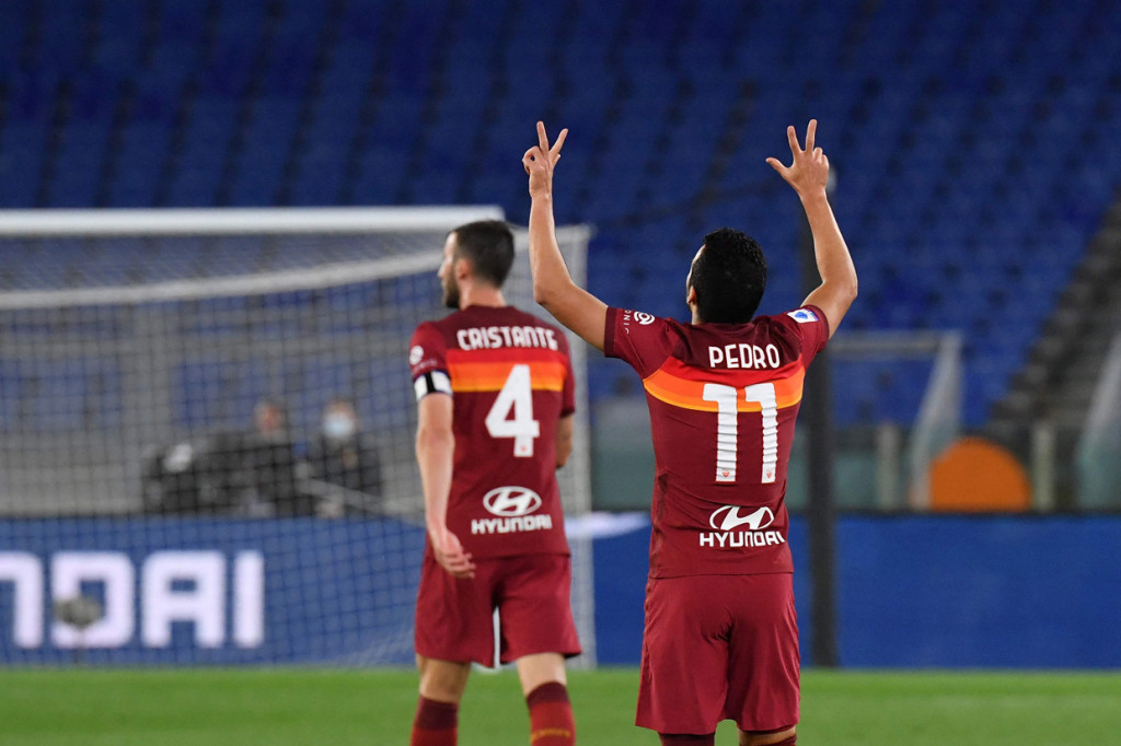 Di babak kedua, Roma bisa menambah keunggulan lewat Pedro Rodriguez. Eks pemain Barcelona dan Chelsea itu membawa Il Lupi memimpin 2-0 pada menit ke-78.