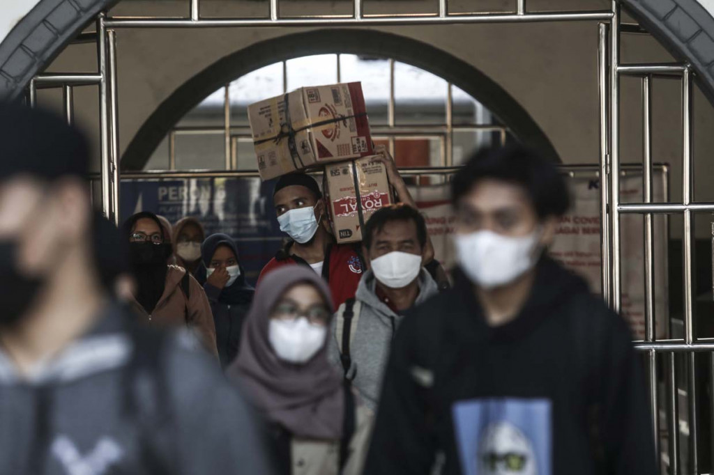 PT KAI mencatat terjadi penurunan penumpang hingga 85% selama kebijakan peniadaan mudik 6-14 Mei 2021 atau sebanyak 48.810 orang selama 9 hari atau rata-rata 5.423 pelanggan per hari pelaku perjalanan non-mudik menggunakan kereta api jarak jauh. 