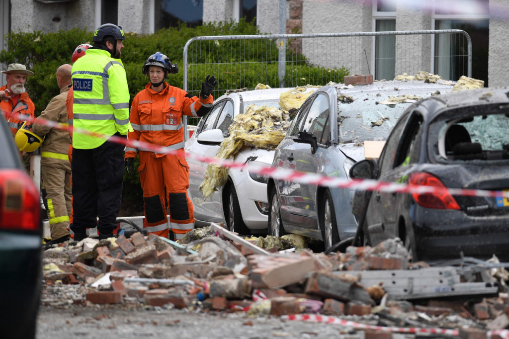 Dilansir AFP, Minggu, 16 Mei 2021, petugas kepolisian di wilayah Lancashire, Inggris mengatakan mereka mendapat laporan pada Minggu sekitar pukul 2.40 pagi waktu setempat dan langsung ke lokasi reruntuhan rumah. 