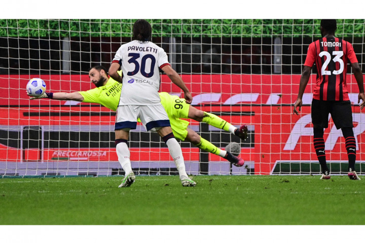 Meski demikian, Milan kesulitan menembus lini pertahanan tamunya. Dari 21 tembakan yang mereka lepaskan hanya dua yang mengarah ke gawang. Jumlah shoot on target yang sama dicatatkan Cagliari dari tujuh percobaan yang mereka lakukan.