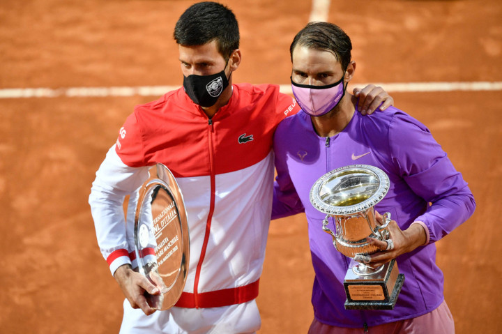 Petenis asal Spanyol, Rafael Nadal, memenangkan gelar ATP Masters 1000 Italia Terbuka ke-10 sepanjang kariernya usai mengalahkan Novak Djokovic, di babak final yang digelar di Roma, Minggu, 16 Mei 2021.