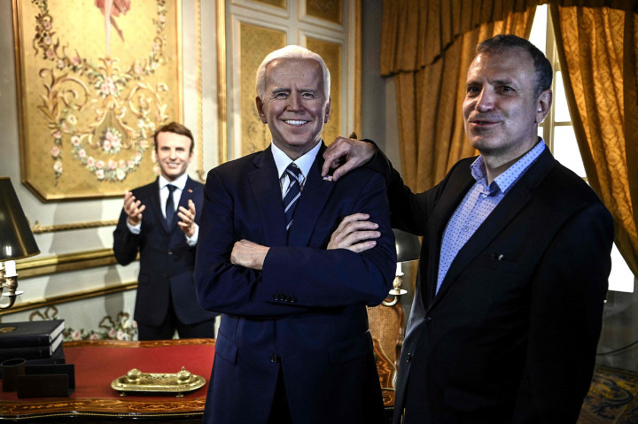 Museum lilin Grevin Paris yang akan dibuka kembali memberikan sentuhan akhir pada koleksi terbarunya, yaitu Presiden AS Joe Biden.