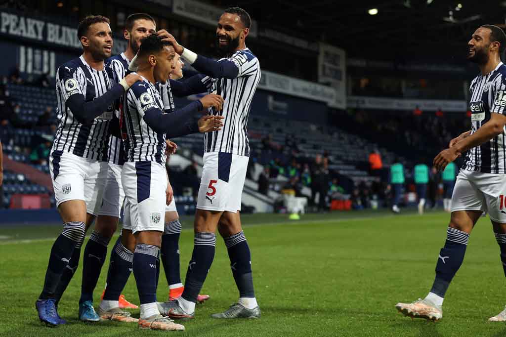 West Ham kemudian kebobolan terlebih dahulu pada menit ke-27 dari situasi sepak pojok. Bola sepak pojok yang dilepaskan Matheus Pereira begitu tajam menghujam area tiang dekat tim tamu dan gagal dihadang oleh Soucek sehingga berakhir masuk ke dalam gawang membawa West Brom memimpin.