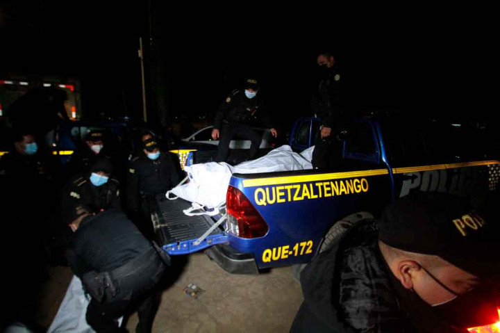 Sedikitnya tujuh narapidana meninggal, enam di antaranya dipenggal, dalam bentrokan antara geng yang bersaing di sebuah penjara di Guatemala barat pada Rabu, 19 Mei 2021 waktu setempat.