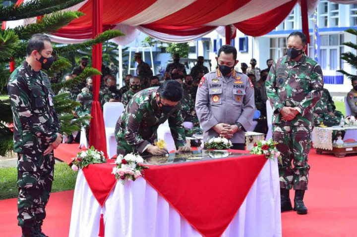 Kapolri Jenderal Listyo Sigit Prabowo mengatakan kunjungan ini merupakan bentuk kekompokan dan sinergitas TNI-Polri.