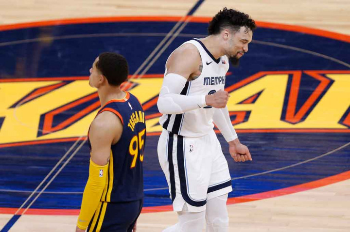 Dillon Brooks mencetak 14 poin, Grayson Allen 12 poin, Tillman 11 poin, Jaren Jackson Jr. 10 poin dan Desmond Bane menambahkan 10 poin untuk Memphis, yang menang meski hanya mendapat sembilan poin dari Valanciunas.
