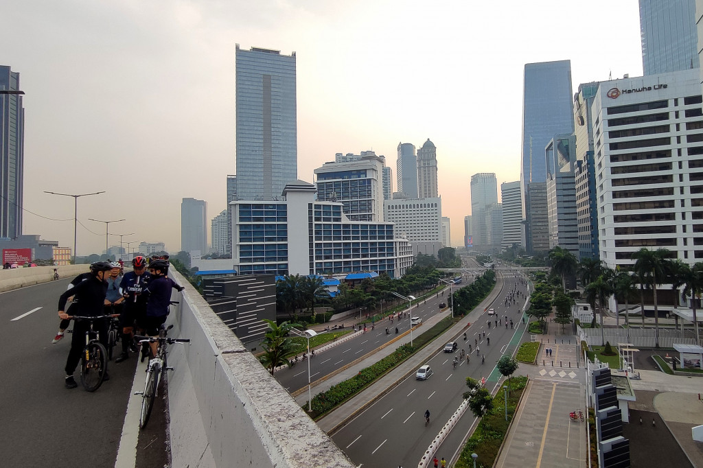Kepala Dinas Perhubungan Provinsi DKI Jakarta Syafrin Liputo mengatakan penyediaan lintasan sepeda jenis road bike untuk memisahkan para pengendara sepeda berkecepatan tinggi tersebut dari lalu lintas kendaraan bermotor, agar pengendara mendapatkan jaminan keselamatan dan kemanan.