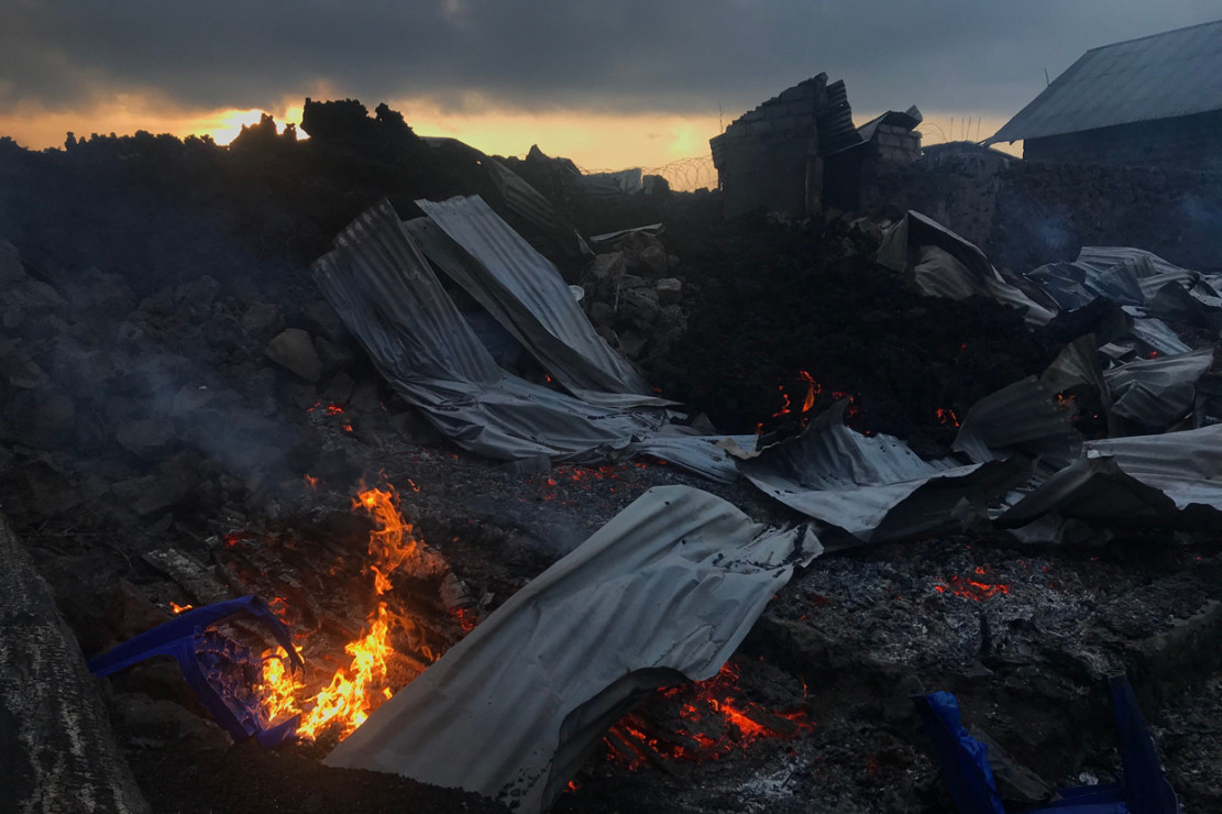 Letusan Gunung Nyiragongo Muntahkan Lahar ke Jalan hingga ...