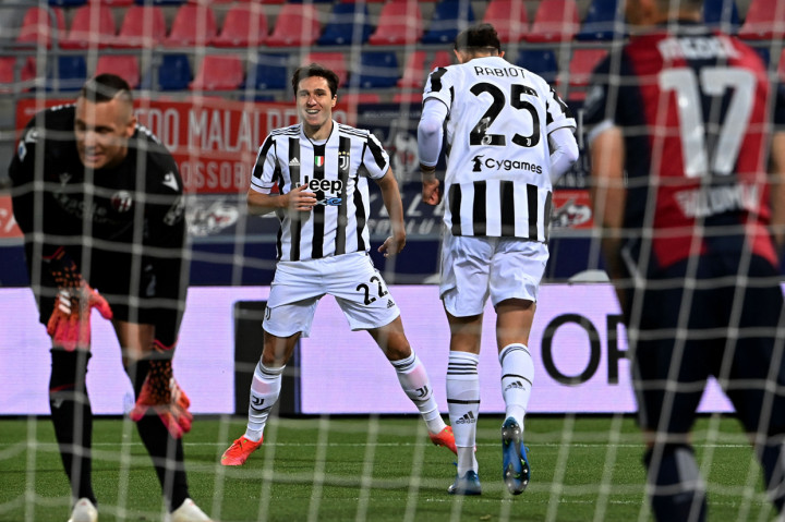 Si Nyonya Tua sudah unggul 3-0 di babak pertama lewat gol-gol Federico Chiesa, Alvaro Morata, dan Adrien Rabiot.