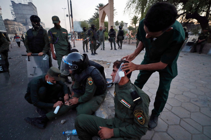 Dilansir AFP, Rabu, 26 Mei 2021, ada 13 demonstran terluka. Selain itu, 5 polisi juga mengalami luka dalam unjuk rasa berujung ricuh itu.