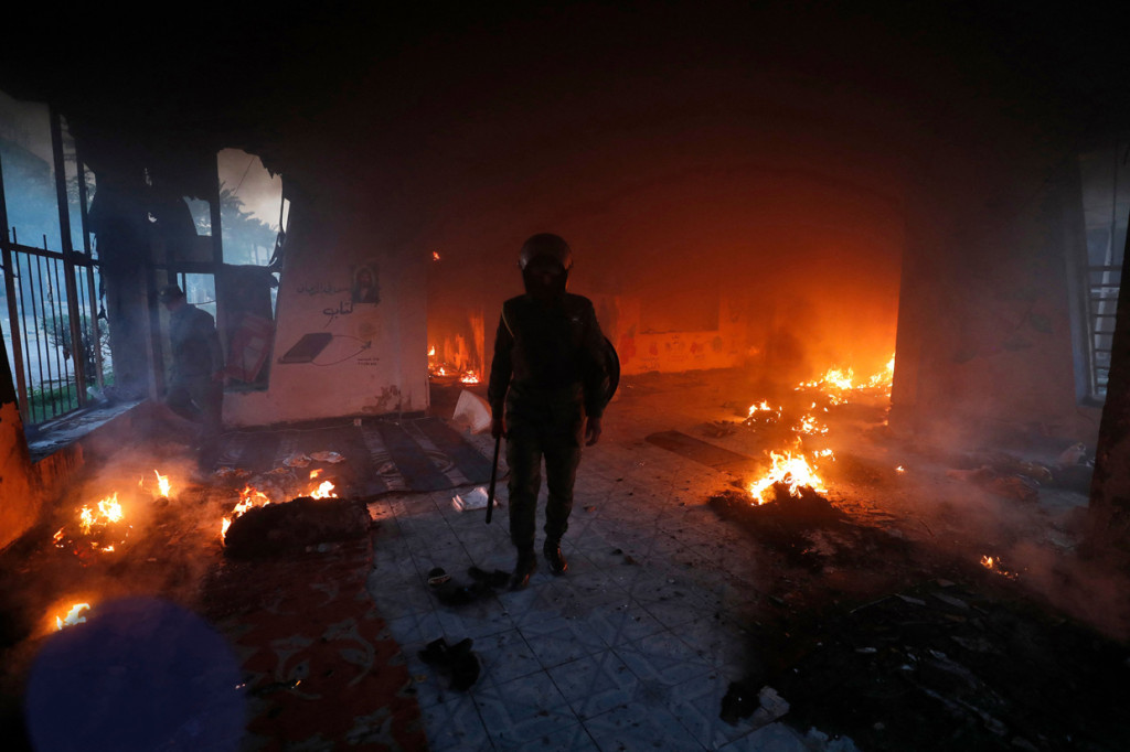 Selain itu, ada pembunuhan, percobaan pembunuhan dan penculikan yang dilaporkan menargetkan 70 aktivis di Irak sejak gerakan protes meletus pada 2019. Para aktivis itu berusaha melawan korupsi yang dilakukan sejumlah pejabat pemerintah. 