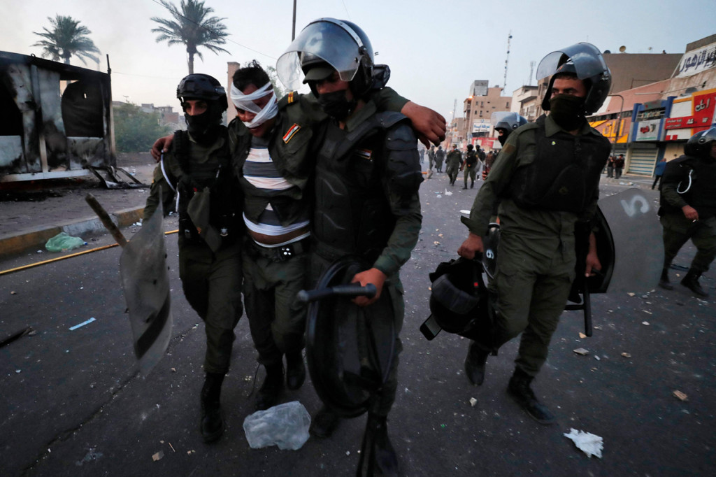 Satu orang tewas dan belasan orang terluka dalam unjuk rasa tersebut.