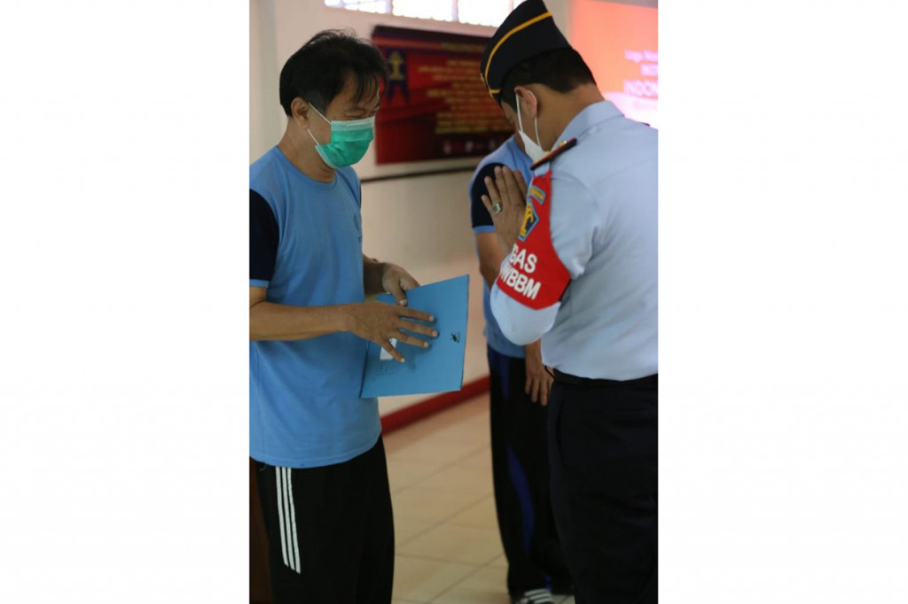 Sementara, 12 orang menerima RK II atau langsung bebas usai menerima remisi.