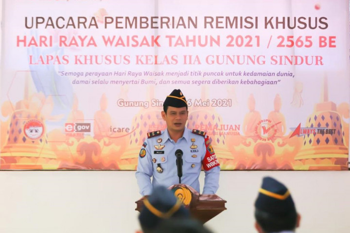 Direktur Jenderal Pemasyarakatan (Dirjen PAS) Kemenkumham, Reynhard Silitonga menyampaikan, remisi diberikan kepada narapidana yang telah memenuhi persyaratan administratif dan substantif. Seperti telah menjalani pidana minimal 6 bulan, tidak terdaftar pada register F, serta turut aktif mengikuti program pembinaan di Lembaga Pemasyarakatan atau Rumah Tahanan Negara.