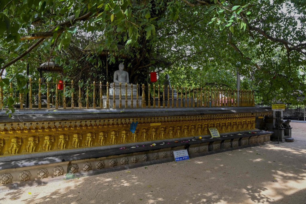 Waisak dirayakan setiap Mei tepatnya pada waktu terang bulan atau dengan istilah lain yaitu Purnama Sidhi untuk memperingati Trisuci Waisak yakni tiga peristiwa penting, yakni kelahiran, penerangan agung, dan kematian Buddha Gautama.