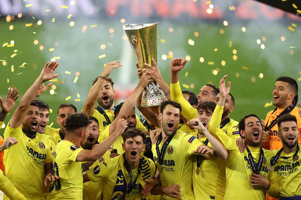 Villarreal berhasil menjuarai Liga Europa 2020/21 seusai mengalahkan Manchester United lewat adu penalti penalti yang berakhir dengan skor 11-10 dalam partai final di Stadion Miejski, Gdansk, Polandia, Kamis, 27 Mei 2021 dini hari WIB.