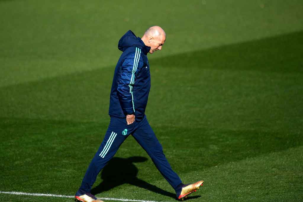 Zidane telah dikaitkan dengan mengambil alih tim nasional Prancis dan Juventus, di mana dia menghabiskan lima tahun sebagai pemain.