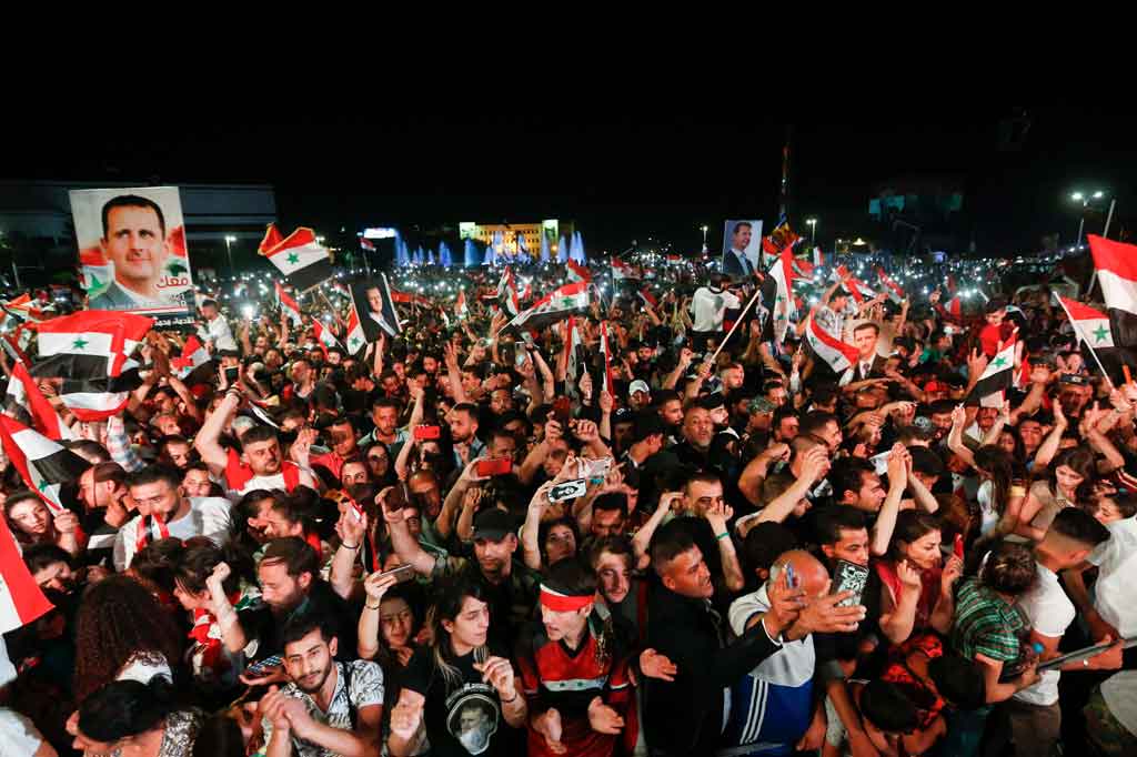 Assad menepis tuduhan Barat bahwa pemungutan suara hari Rabu itu tidak bebas atau adil. Sementara Amerika Serikat, Inggris, Prancis, Jerman, dan Italia telah mengutuk proses pemilu sebagai tidak sah.