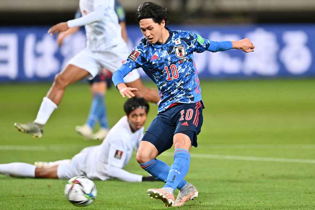 Sementara Takumi Minamino melengkapi keperkasaan tuan rumah dengan menyumbang dua gol masing-masing pada menit ke-8 dan 66.