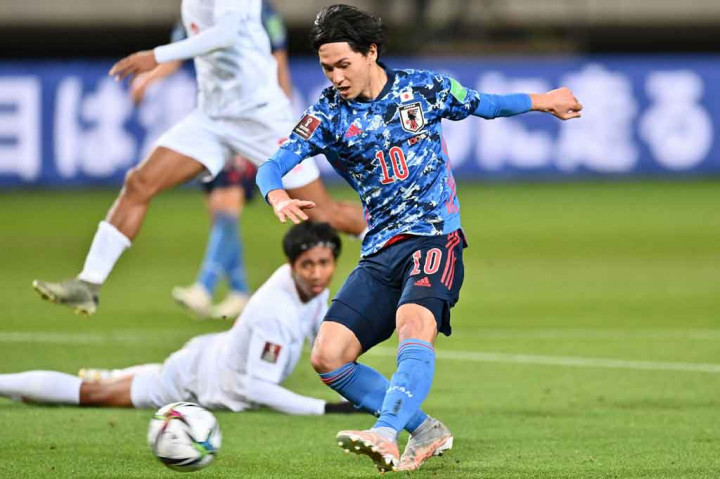 Sementara Takumi Minamino melengkapi keperkasaan tuan rumah dengan menyumbang dua gol masing-masing pada menit ke-8 dan 66.