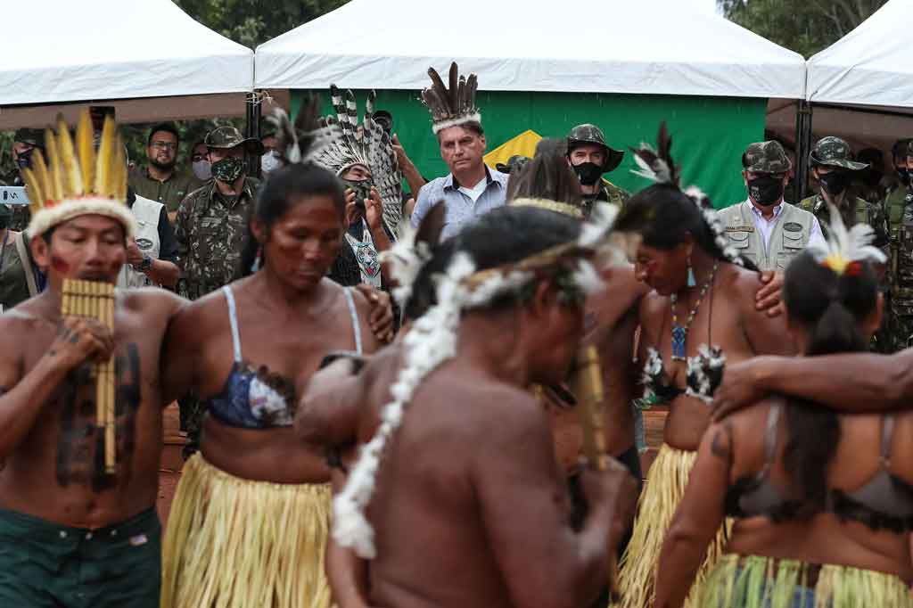 Selain meresmikan jembatan di kawasan lindung Balaio, juga mengunjungi dan bermalam di pos perbatasan militer di Maturac, yang terletak di ujung barat kawasan lindung Yanomami, yang terbesar di Brasil.